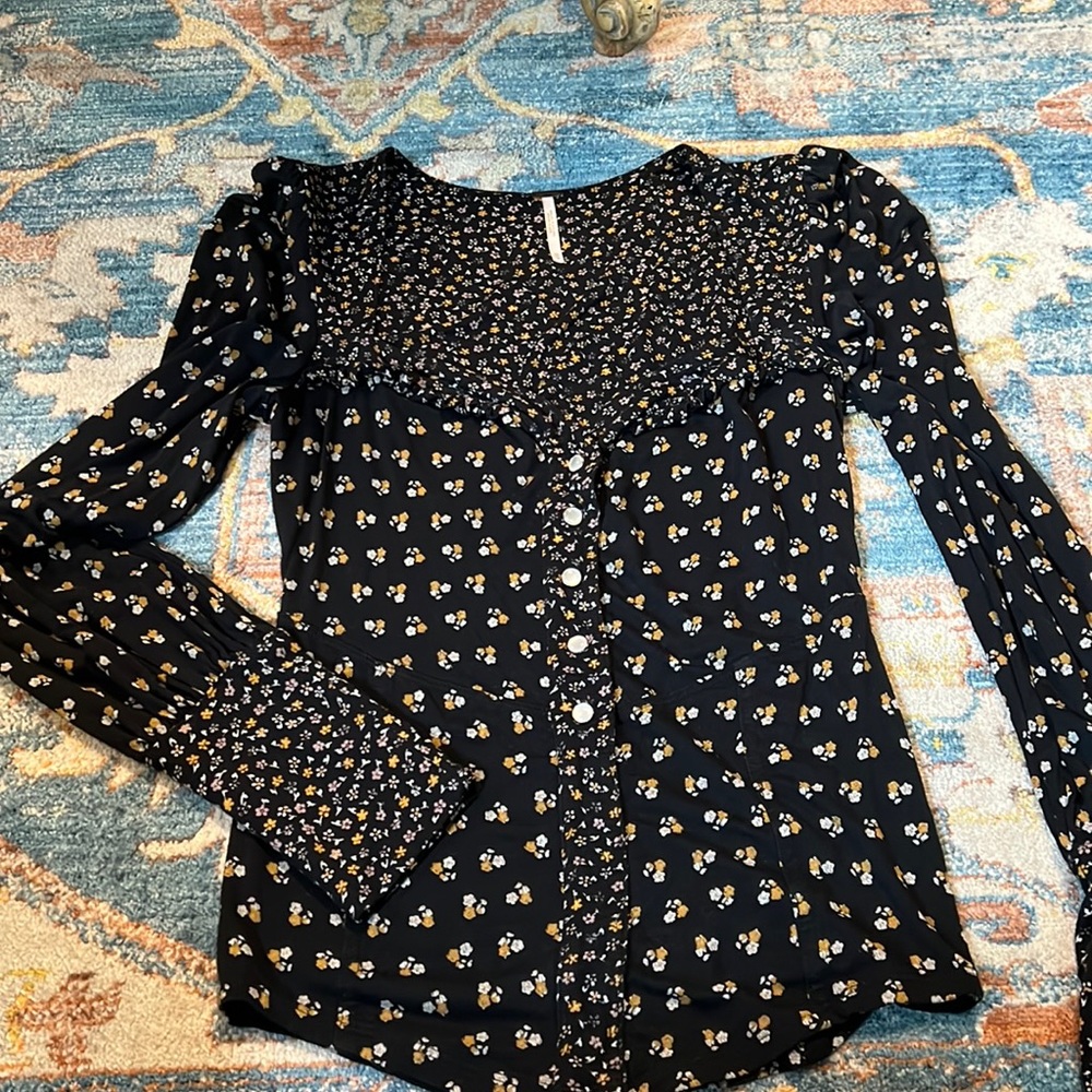 Free people black floral XS top with snap buttons